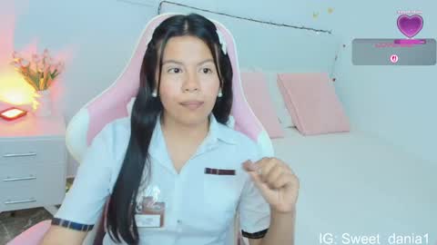 sweet_dania_ online show from 09-25-25, 05:44