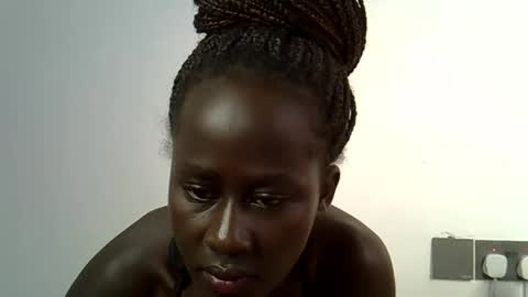 sweet_diva19 online show from 09-18-25, 09:00