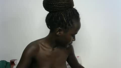 sweet_diva19 online show from 10-30-25, 09:04