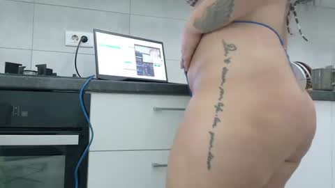 Snapshot of sweet_ella chatting on 07-22-26, 06:27 online show from 07-22-26, 06:27