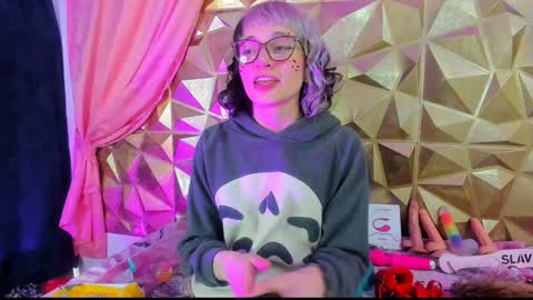  emmili  online show from 01-04-25, 03:17