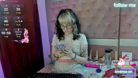  emmili  online show from 03-04-26, 12:11