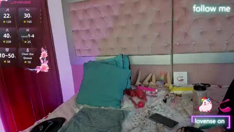  emmili  online show from 04-20-26, 12:19