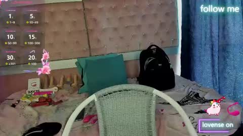 Snapshot of sweet_emmili chatting on 05-11-26, 12:44 emmili online show from 05-11-26, 12:44