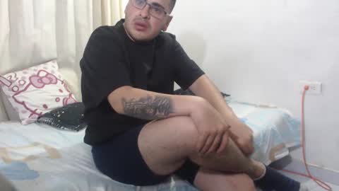 Snapshot of sweet_fantasy_couple chatting on 02-21-25, 02:28 sweet_fantasy_couple online show from 02-21-25, 02:28