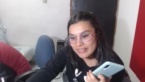 Snapshot of sweet_fantasy_couple chatting on 03-05-25, 10:32 sweet_fantasy_couple online show from 03-05-25, 10:32