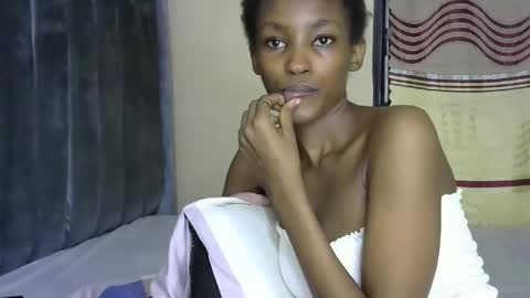 sweet_freaky online show from 04-24-26, 03:09