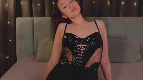 Snapshot of sweet_haeven chatting on 01-29-25, 06:50 Im Mia.LOVELY PATTERNS 100  120  160  200 my toy buzzes from 2 tip online show from 01-29-25, 06:50