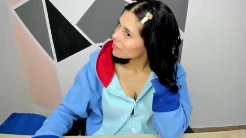 Snapshot of sweet_hann chatting on 10-07-25, 04:09 Hanna online show from 10-07-25, 04:09