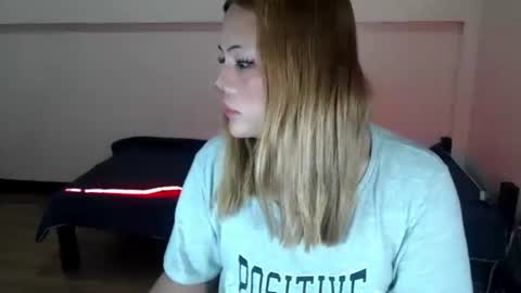 Snapshot of sweet_hard_queenxxx chatting on 10-19-25, 08:48 sophia daisy online show from 10-19-25, 08:48