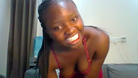 Snapshot of sweet_jenica chatting on 01-30-25, 07:50 ESTHER NEEMA online show from 01-30-25, 07:50