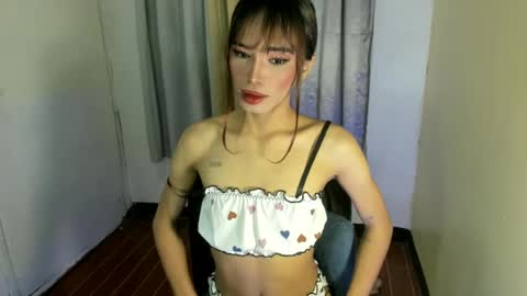 Snapshot of sweet_kyliexx chatting on 06-14-26, 05:42 sweet_kyliexx online show from 06-14-26, 05:42