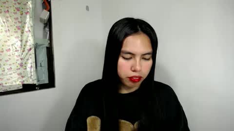 sweet_kyline69 online show from 11-04-25, 11:42