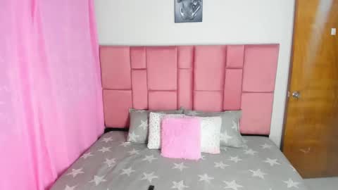 Snapshot of sweet_latiinas chatting on 01-28-25, 12:26 Kathe and Scarlett online show from 01-28-25, 12:26