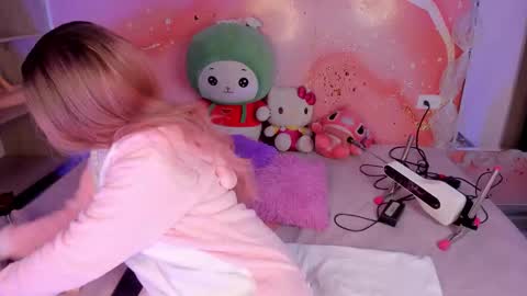 Lemarie online show from 02-21-26, 12:17