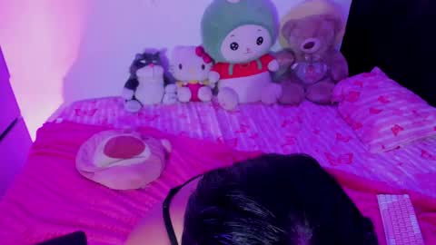Snapshot of sweet_lemariee_ chatting on 05-27-26, 03:31 Lemarie online show from 05-27-26, 03:31