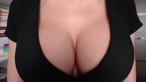 Jen online show from 11-03-25, 07:31