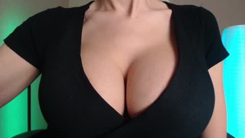 Jen online show from 12-04-25, 07:06