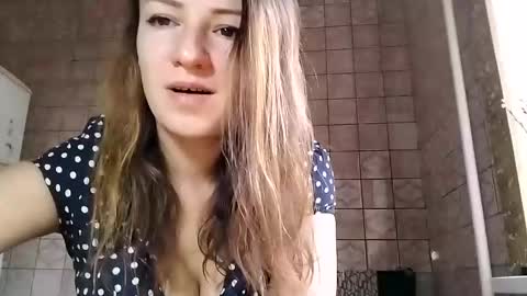 Snapshot of sweet_lilgirl_x chatting on 02-22-25, 06:28 Anna online show from 02-22-25, 06:28