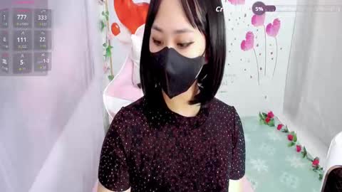 Snapshot of sweet_lily0 chatting on 11-19-25, 02:00 Lily online show from 11-19-25, 02:00