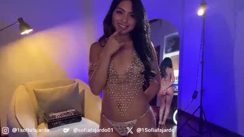 Snapshot of sweet_littleee chatting on 08-01-26, 12:21 free private online show from 08-01-26, 12:21