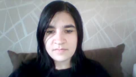 sweet_love2223 online show from 06-12-26, 09:52