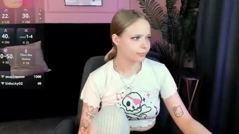 Lucy online show from 06-10-26, 06:40