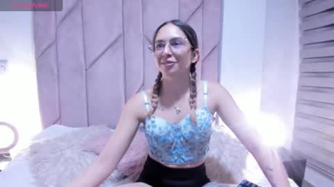 Melody online show from 10-10-25, 01:37