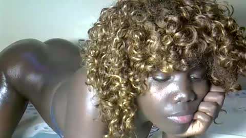 Snapshot of sweet_melodiyy chatting on 09-17-25, 08:32 sweet_melodiyy online show from 09-17-25, 08:32