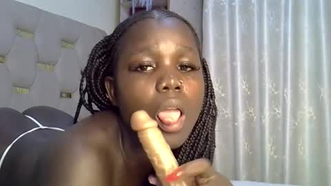 Snapshot of sweet_melodiyy chatting on 03-27-26, 07:13 sweet_melodiyy online show from 03-27-26, 07:13