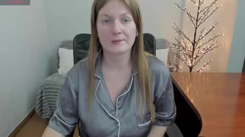 Snapshot of sweet_melody_of_ur_heart chatting on 12-22-25, 04:26 Mila online show from 12-22-25, 04:26