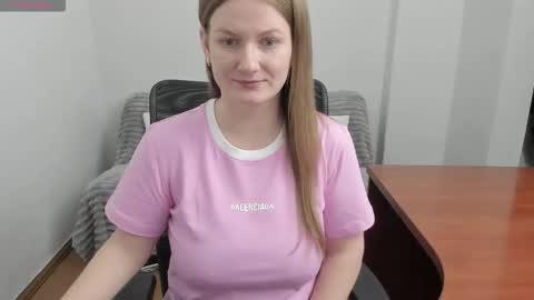 Snapshot of sweet_melody_of_ur_heart chatting on 02-20-26, 02:28 Mila online show from 02-20-26, 02:28