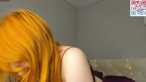 Snapshot of sweet_mia666 chatting on 10-19-25, 02:07 Mia online show from 10-19-25, 02:07