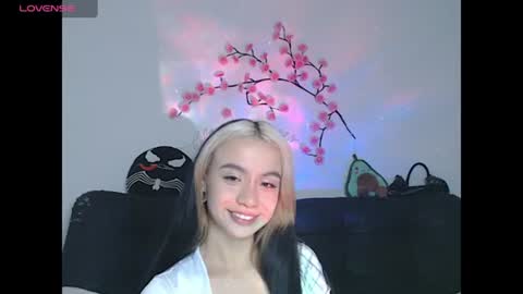 Snapshot of sweet_molly420 chatting on 06-18-26, 05:08 sweet molly420 online show from 06-18-26, 05:08