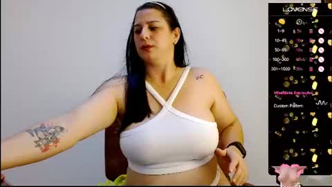 Snapshot of sweet_monsalve34 chatting on 06-27-26, 12:22 MONSALVE online show from 06-27-26, 12:22