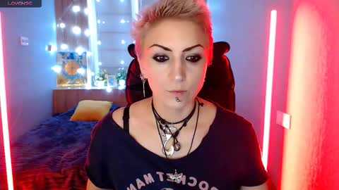 sweet_n_strong online show from 11-30-25, 12:31