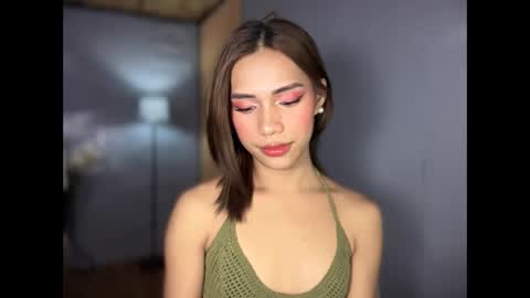 Snapshot of sweet_nikki03 chatting on 05-21-26, 11:17 sweet_nikki03 online show from 05-21-26, 11:17