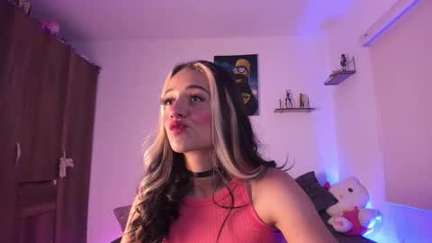 Snapshot of sweet_penny_ chatting on 09-24-25, 11:41 Penny  online show from 09-24-25, 11:41