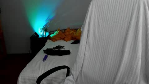 Snapshot of sweet_possum chatting on 09-19-25, 07:32 Tasya online show from 09-19-25, 07:32