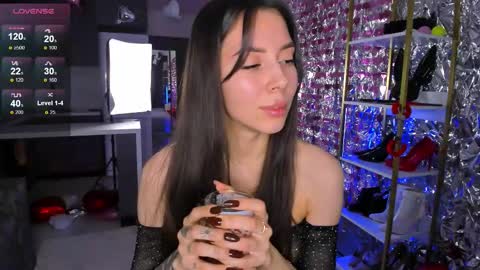 Snapshot of sweet_princess_ashley chatting on 02-15-26, 07:43 Ashley online show from 02-15-26, 07:43