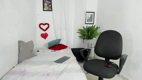 sweet_rose72 online show from 05-16-26, 12:40