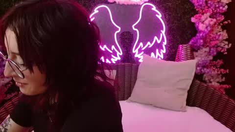 Roxanee online show from 04-22-26, 09:16