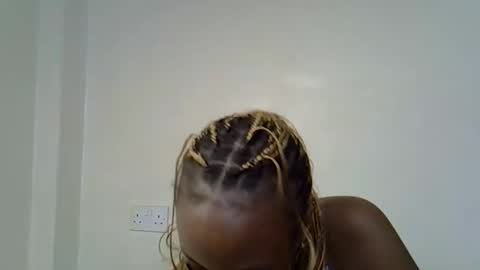 Elina online show from 12-19-25, 05:47