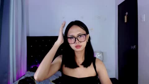 Snapshot of sweet_savii chatting on 05-04-26, 10:44 lovesavii online show from 05-04-26, 10:44