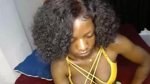 ellanah Tracie online show from 12-02-25, 12:49