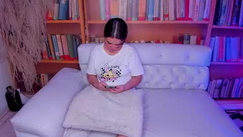 Start 18 year  Noa 19 year online show from 07-17-26, 01:56