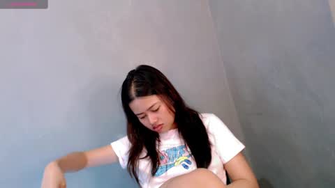 Snapshot of sweet_sirenxx chatting on 12-09-24, 09:17 Leah online show from 12-09-24, 09:17