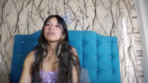 Snapshot of sweet_skylove_ chatting on 12-23-24, 06:16 Adriana online show from 12-23-24, 06:16