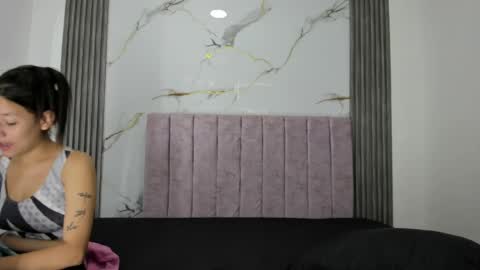 sweet_sofi20 online show from 04-24-26, 02:08