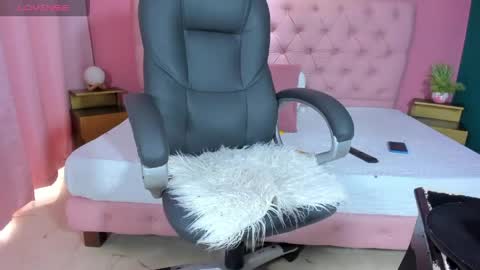 Yeileen online show from 05-20-26, 08:48